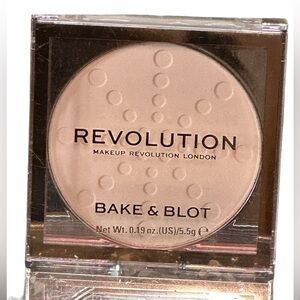 NIP Makeup Revolution Bake & Blot pressed powder.